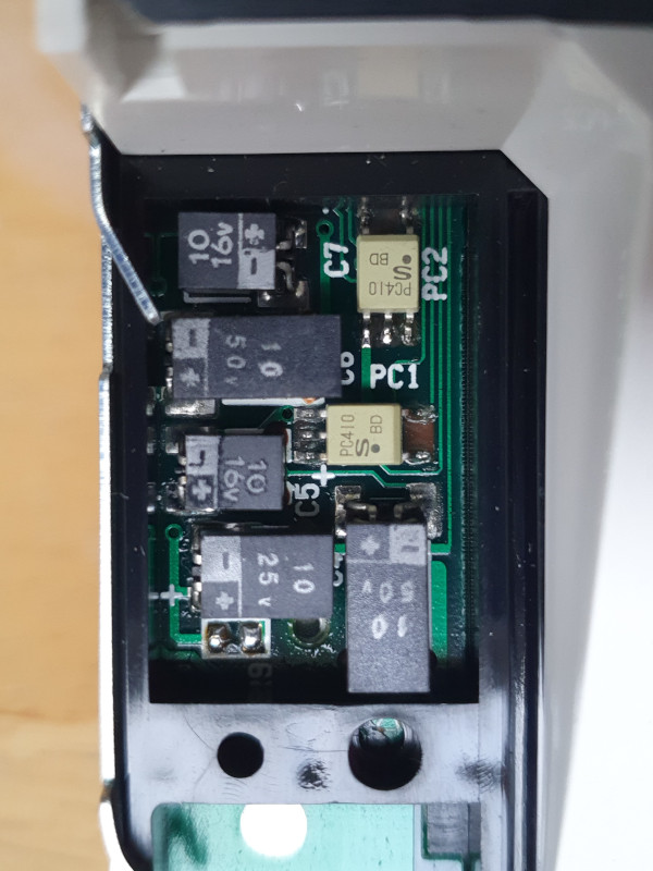 Toshiba T6400DXC LCD panel capacitor cluster before